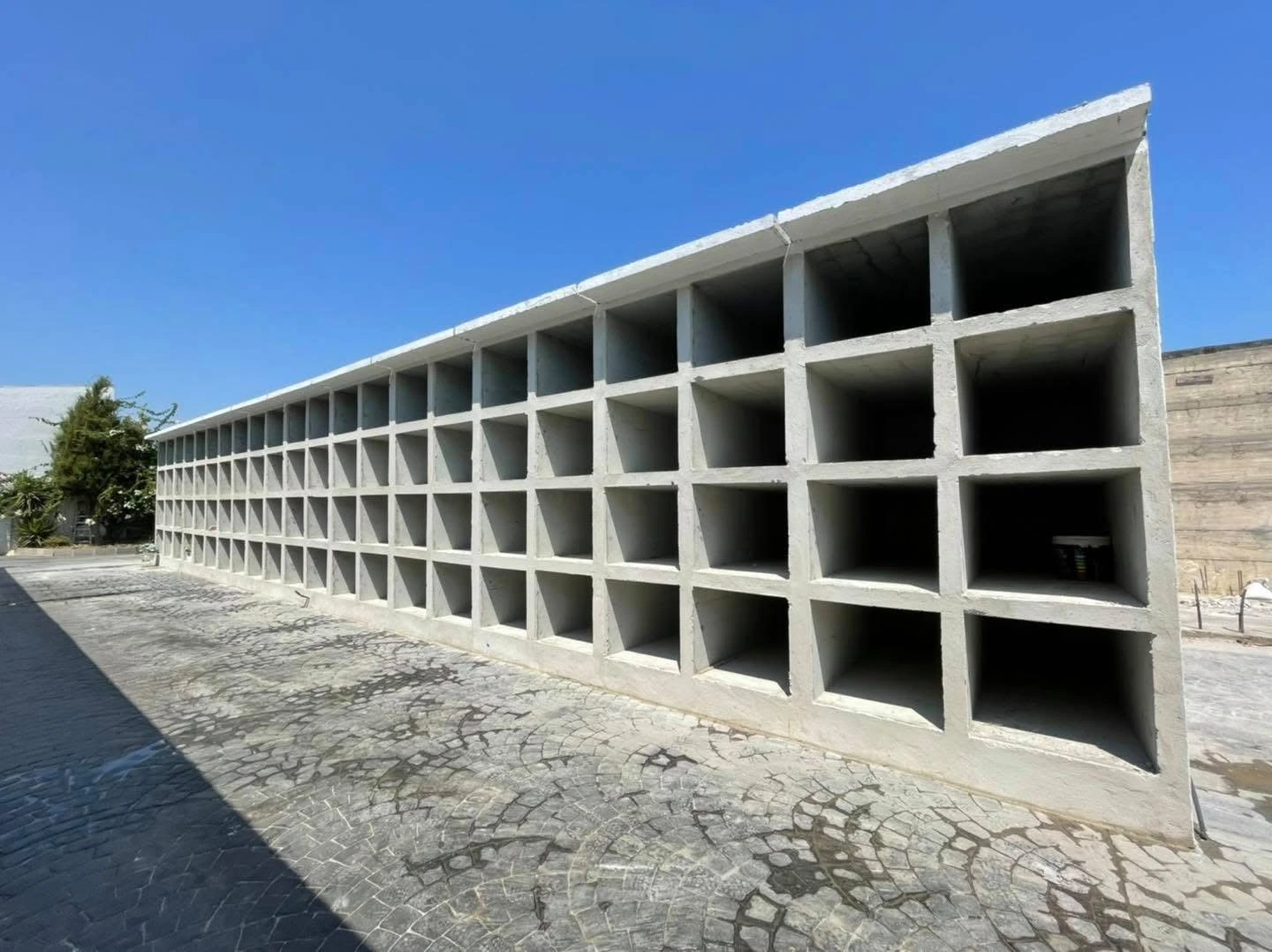 Batteria di loculi prefabbricati in calcestruzzo